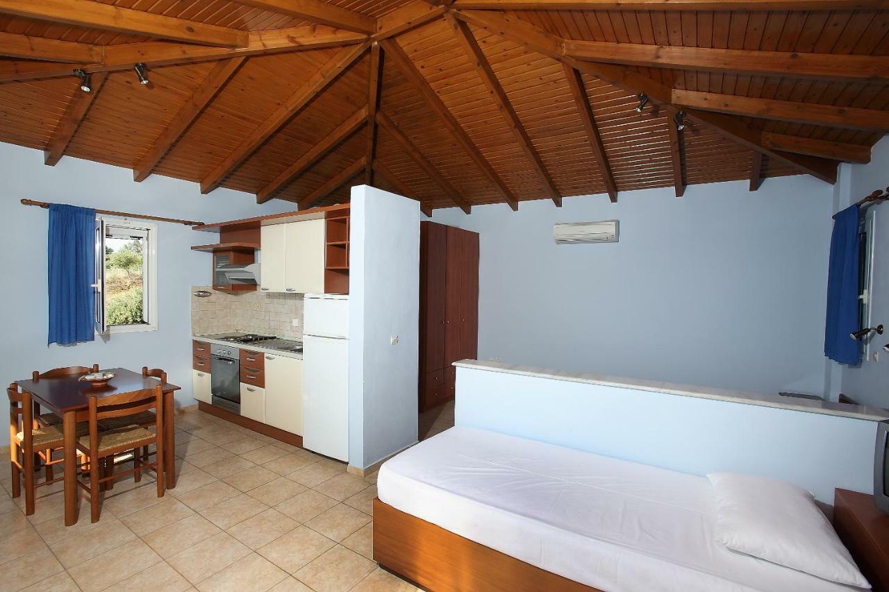 Alexandros Seaside Family Apartments & Villas - Paradise, 7' From Petalidi Kalamaki  Extérieur photo