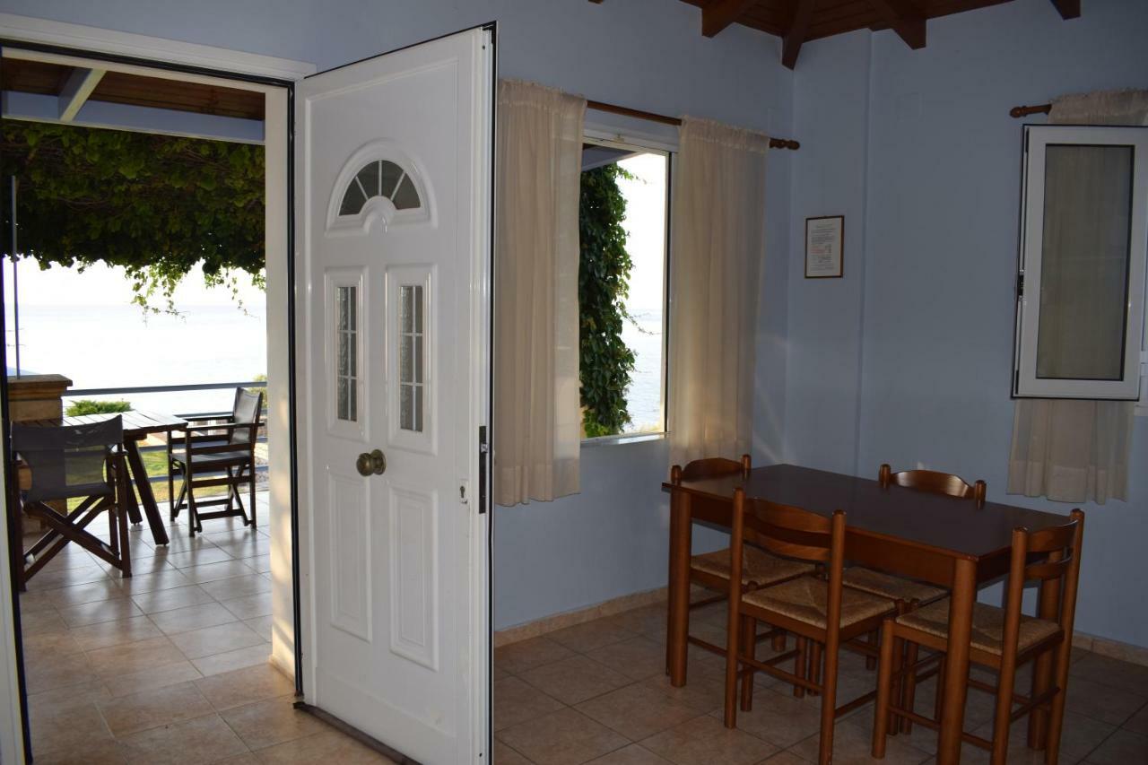 Alexandros Seaside Family Apartments & Villas - Paradise, 7' From Petalidi Kalamaki  Extérieur photo