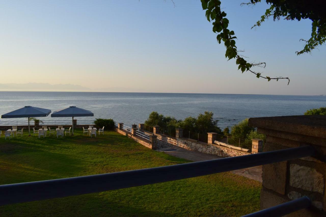 Alexandros Seaside Family Apartments & Villas - Paradise, 7' From Petalidi Kalamaki  Extérieur photo