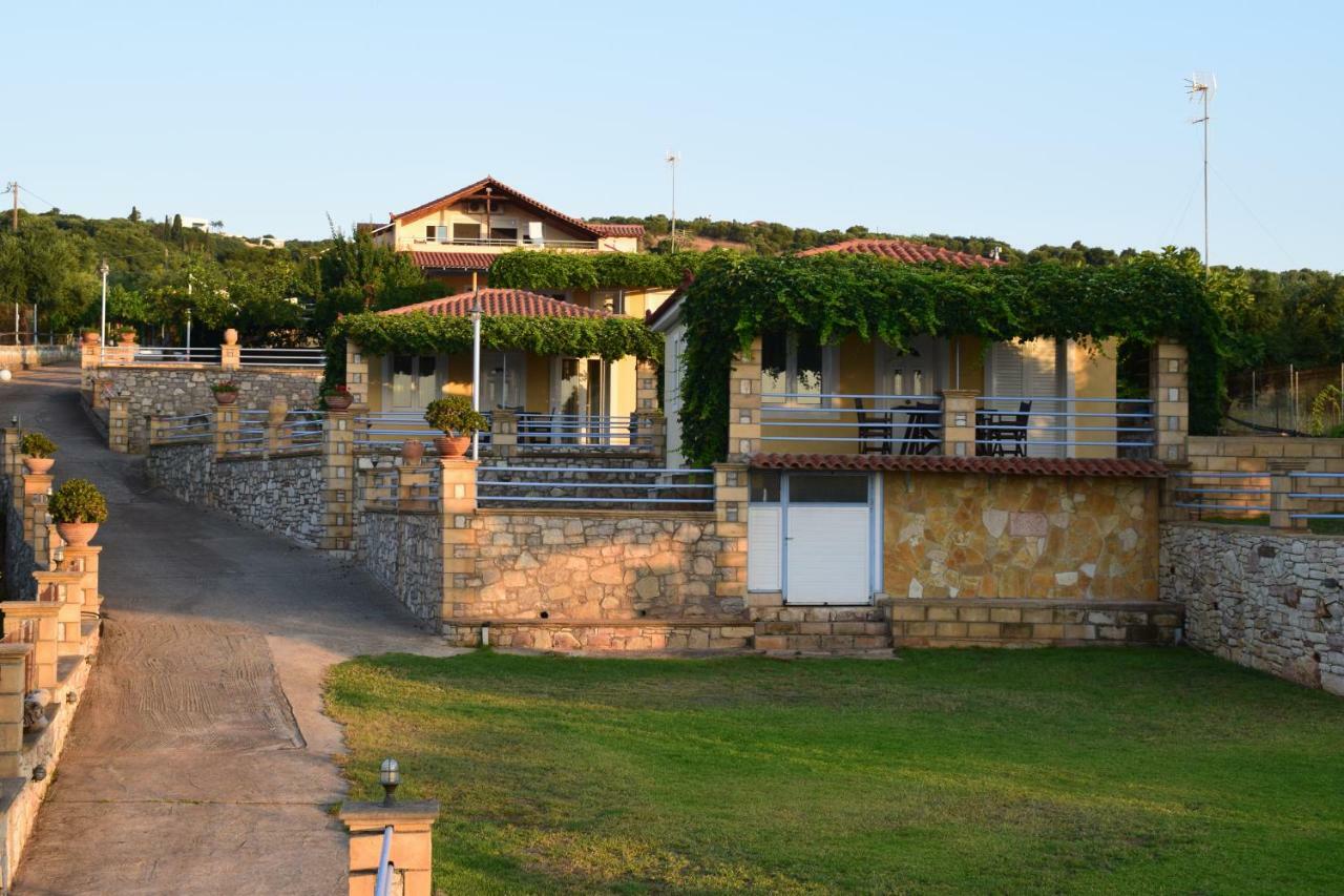 Alexandros Seaside Family Apartments & Villas - Paradise, 7' From Petalidi Kalamaki  Extérieur photo
