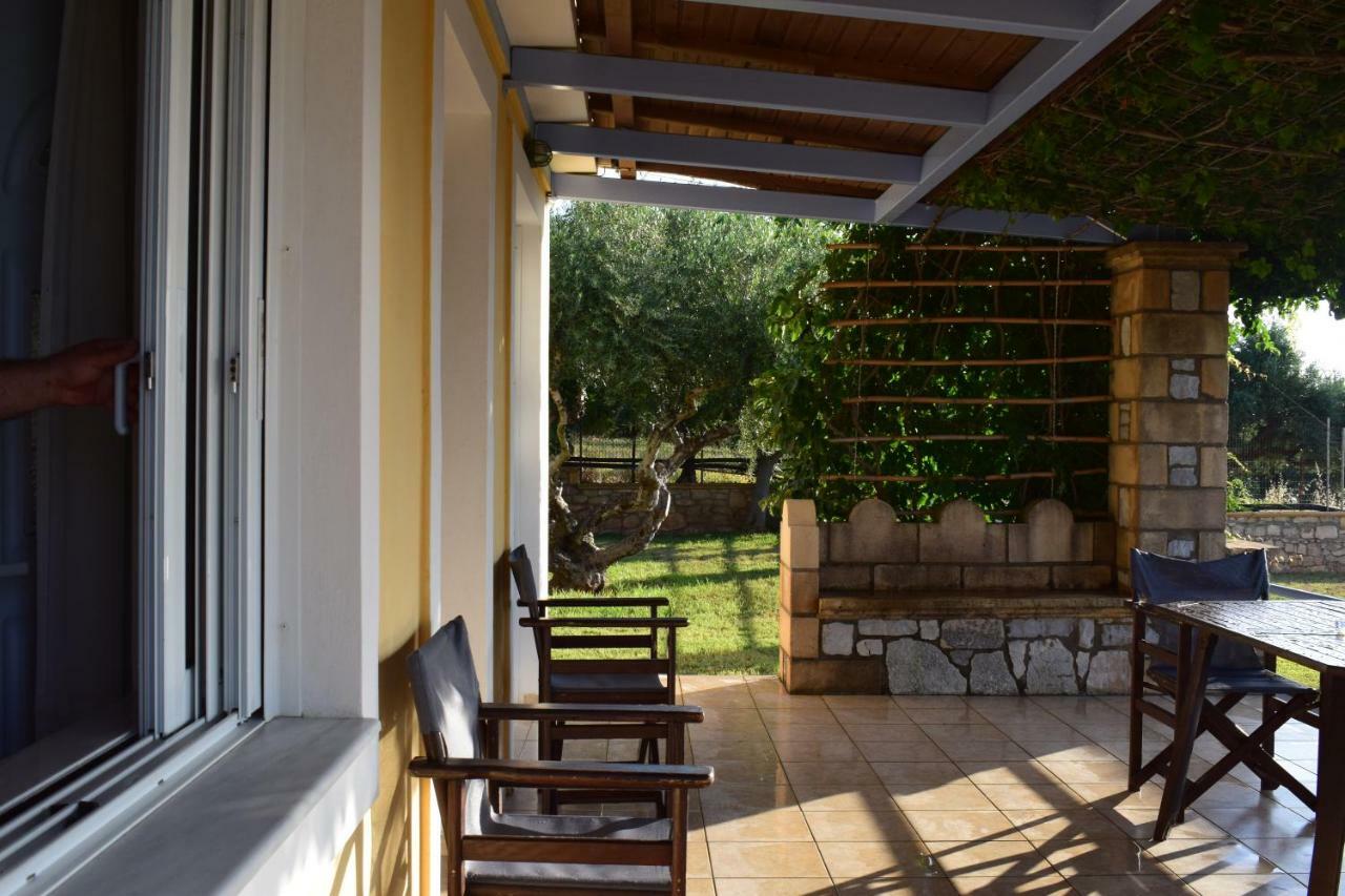 Alexandros Seaside Family Apartments & Villas - Paradise, 7' From Petalidi Kalamaki  Extérieur photo
