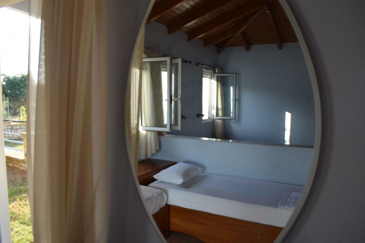 Alexandros Seaside Family Apartments & Villas - Paradise, 7' From Petalidi Kalamaki  Extérieur photo